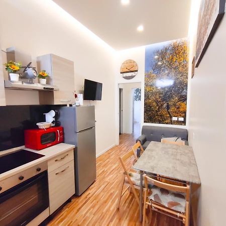 Comfy Appartment Near Metro M3 - Wifi Milan Bagian luar foto